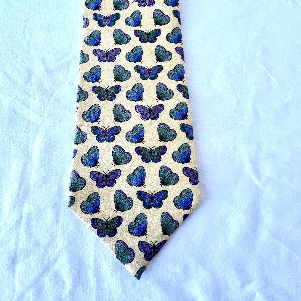 Stonehenge Tie, 100% Silk, Yellow with Butterflies, Excellent Condition!